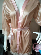 Cargar imagen en el visor de la galerĂa, đ„ăPlus SizeăSexy Lingerie Robe | Silk Satin Sleepwear | Role Play Nightwear