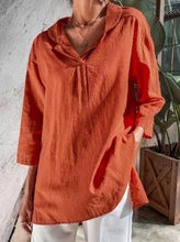 Cargar imagen en el visor de la galería, 🌸【Vintage Style】Cotton Collar Blouse | Asymmetrical Hem Shirt | Spring Summer Basic Top