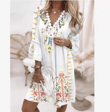 Cargar imagen en el visor de la galerĂa, đ¸ăBohemian SpringăV-Neck Floral Lace Dress | Bell Sleeve Vacation Dress | Casual Princess Style