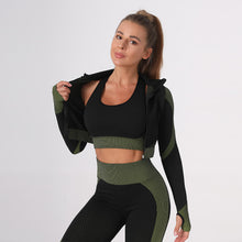 Carica l'immagine nel visualizzatore di Gallery, 「Seamless Trio」3-Piece Yoga Set ✨ Slimming Summer Fitness Outfit
