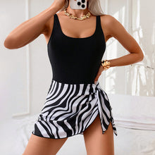 Lade das Bild in den Galerie-Viewer, 🌊【High Waist Swimsuit】Skirted One-Piece | Floral Print Bathing Suit
