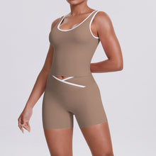 Lade das Bild in den Galerie-Viewer, 「Crisscross Queen」Cutout Back Yoga Set ✨ Color Block Fitness Outfit
