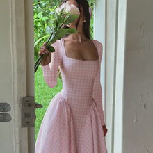 Cargar imagen en el visor de la galería, 「Rive Gauche」French Plaid Dress ✨ Square Neck Swing Dress with Belt

