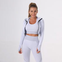 Lade das Bild in den Galerie-Viewer, 「Seamless Trio」3-Piece Yoga Set ✨ Slimming Summer Fitness Outfit
